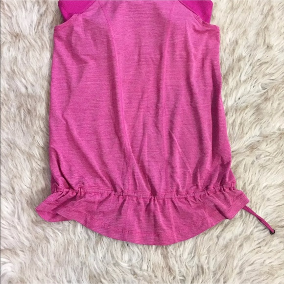 Lululemon athletic top with sports bra. Size 6US - Picture 8 of 8